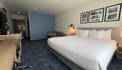 Suite, 1 King Bed with Sofa bed, Non Smoking