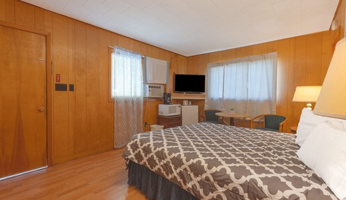 Deluxe Room, 1 King Bed