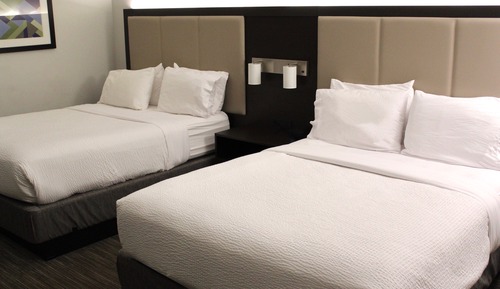 Standard Room, 2 Queen Beds, Accessible Bathtub (Mobility Accessible)