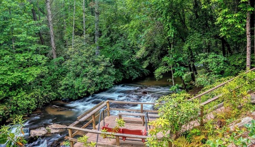 Waterfall Retreat-Family Cabin
