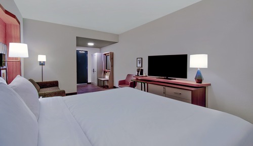 Standard Room, 1 King Bed (Mobility, Accessible Tub)