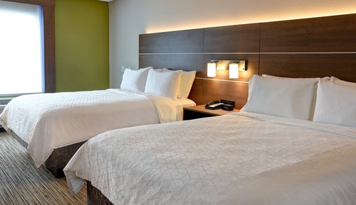 Standard Room, 2 Queen Beds, Roll-in Shower (Mobility Accessible)