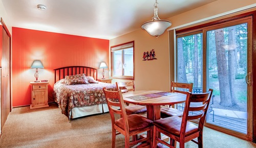 Studio (Condominium)