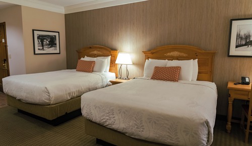 Business Room, 2 Queen Beds, Refrigerator, Ground Floor