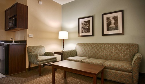 Suite, 1 King Bed with Sofa bed, Non Smoking, Refrigerator & Microwave (with Sofabed)