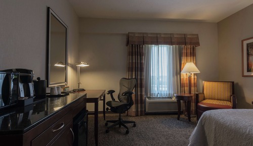 1 King Bed, Accessible