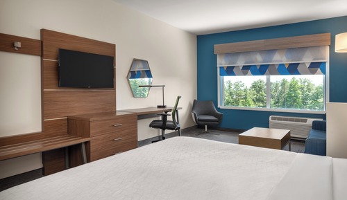 Suite, 1 King Bed, Accessible (Communications)
