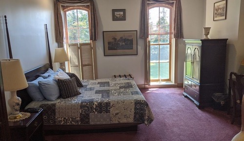 Oak Suite