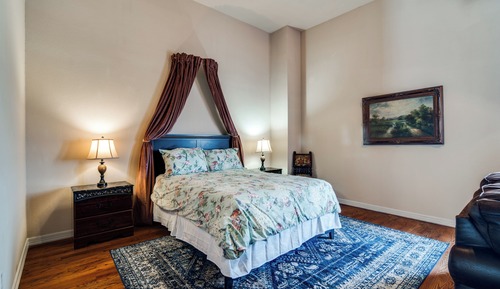 Single Room, 1 Queen Bed