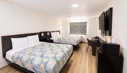 Standard Room, 2 Queen Beds, Non Smoking