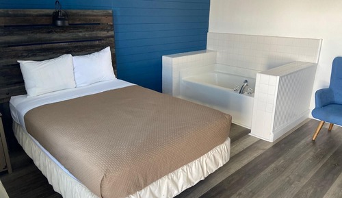 Standard Room, 1 King Bed
