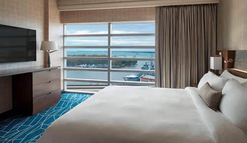 Room, 1 King Bed with Sofa bed, Lake View