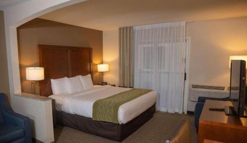Executive King Suite with Whirlpool - Non-Smoking
