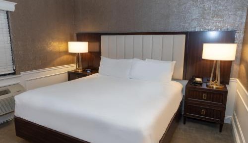 Luxury King Room