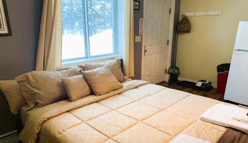 Queen Bed Riverfront