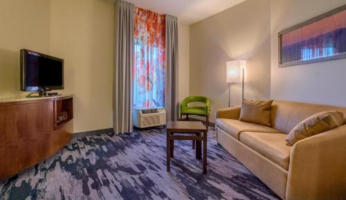 One-Bedroom Studio with King Bed and Sofa Bed