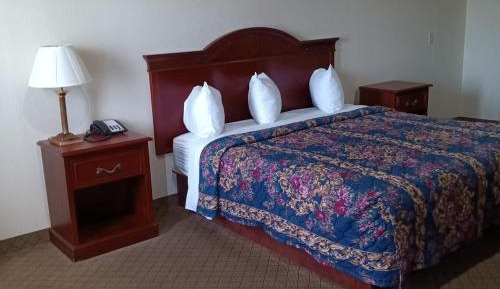 Deluxe King Suite