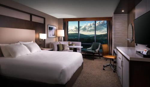 Deluxe Room with King Bed - Non Smoking
