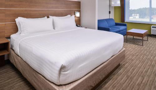 King Suite with Disability Access and Bathtub - Non Smoking