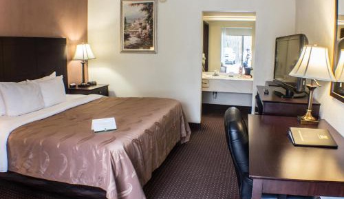 King Room - Smoking- Not Pet Friendly