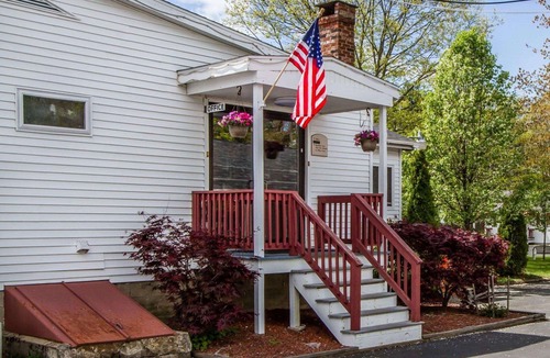 Brunswick Hotel | Rodeway Inn & Suites Brunswick Near Hwy 1