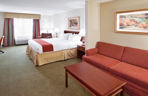 Reno Hotel | Holiday Inn Express Hotel & Suites Franklin-Oil City, an Ihg Hotel