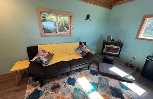 Diamond Ridge Cabin | The Good Life - animal paradise