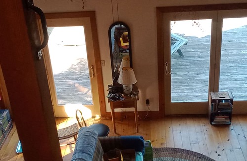 Town of Jerusalem Cabin | Rustic sanctuary surrounded by pines, deer and wildlife but close to everything!