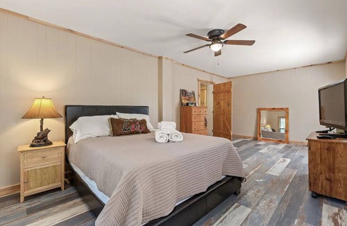 Hulbert House | Charming 4-bedroom house with AC and WiFi in pleasant Hulbert..