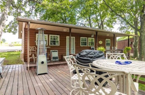 Cleora Cabin | The Herron Cabin (One Queen Bed)