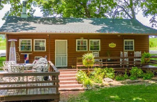 Cleora Cabin | The Herron Cabin (One Queen Bed)