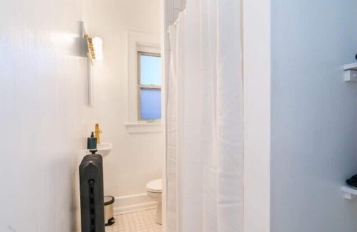 East Avenue Apartment | This apartment is a 1 bedroom(s), 1 bathrooms, located in Rochester, NY.
