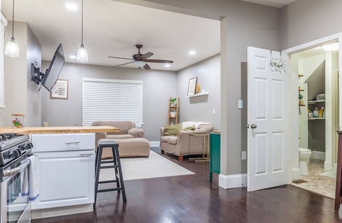 Front Park Apartment | Buffalo - Alicia 1BDR