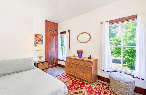 Friendship Apartment | Beautiful restored sunny Historic home in a quintessential Maine fishing village