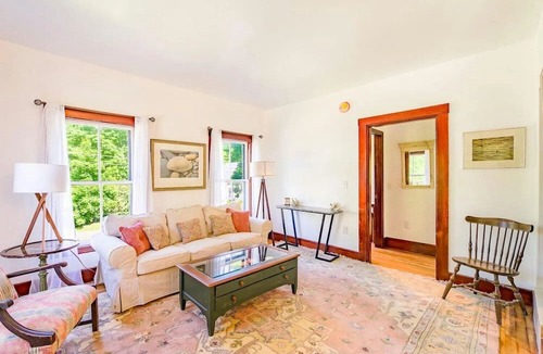Friendship Apartment | Beautiful restored sunny Historic home in a quintessential Maine fishing village