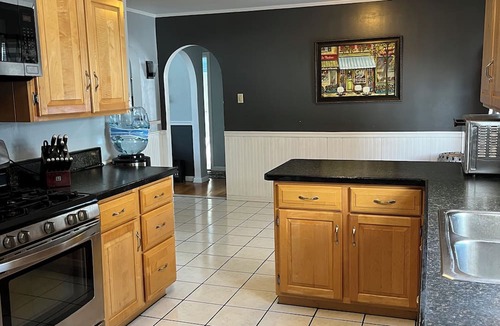 South Glens Falls House | Summer oasis minutes to Saratoga and Lake George!