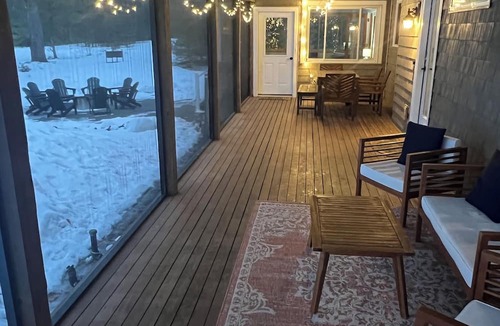 Center Conway House | 3-bedroom house on 40 acres in peaceful Conway with WiFi, AC