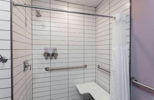 Downtown Buffalo Hotel | Hotel at the Lafayette Trademark Collection by Wyndham