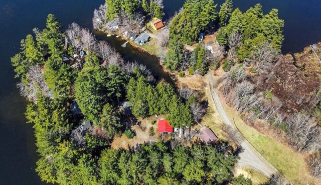 Lakefront home w/Dock & Fire Pit + Pet Friendly