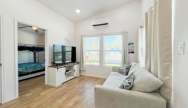 Escape to our TINY & cozy 2 bedroom cabin in Aransas Pass, perfect for families of up to 6