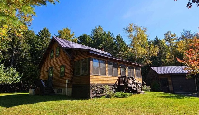 Little Moose Lodge: A Serene Lakeside Getaway for Your Ultimate Maine Retreat