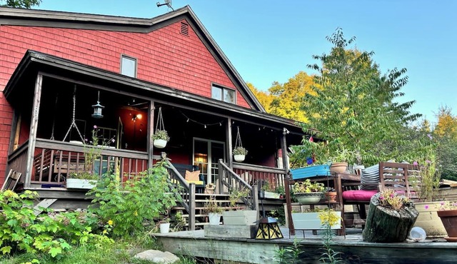 Pet & Kid Friendly 1800 Farmhouse retreat in Western Maine